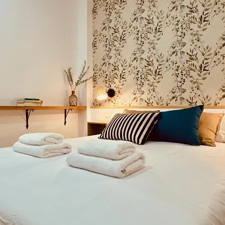 Apartman Click&guest - Modern And Luxury Flat B In *